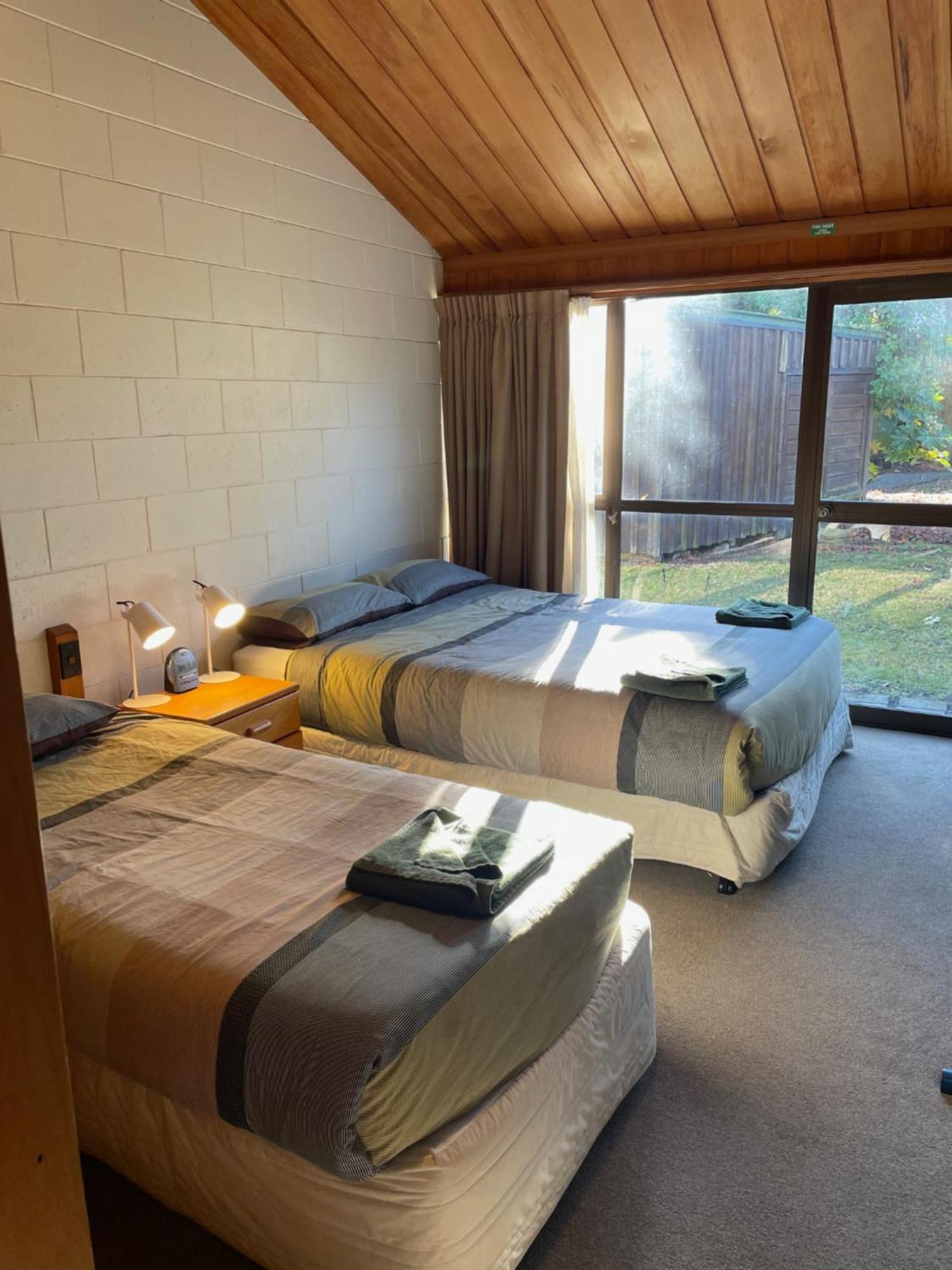 Cedar Chalets And Barkers Lodge Methven Exterior foto