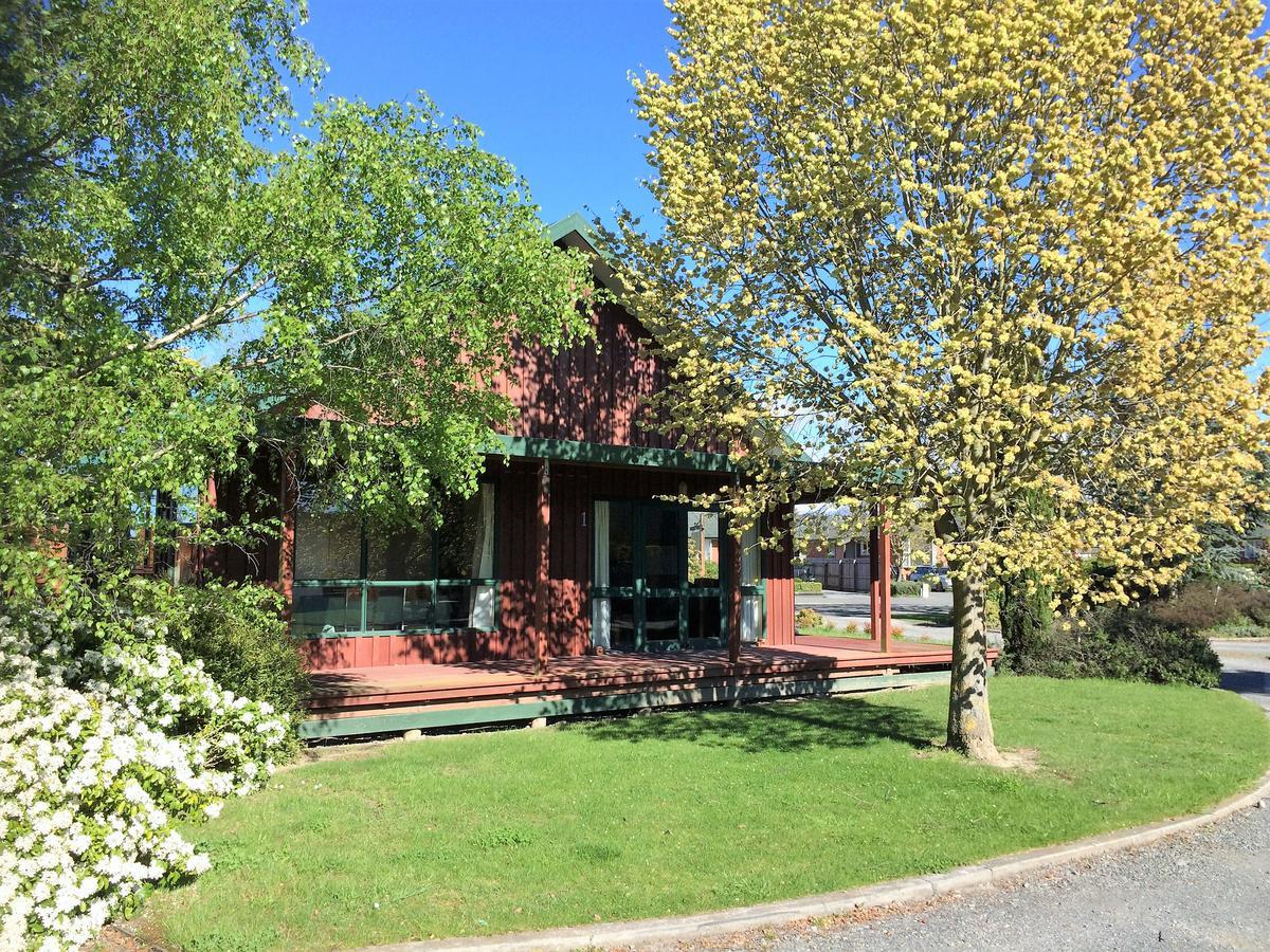 Cedar Chalets And Barkers Lodge Methven Exterior foto